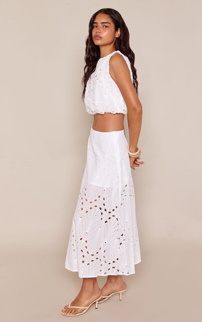 https://mediahub.prettylittlething.com/cnq6074_white_xl_1
