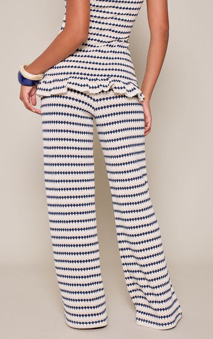 https://mediahub.prettylittlething.com/cnq6104_navy_xl_2