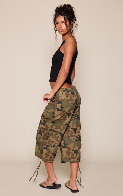 https://mediahub.prettylittlething.com/cnq6221_khaki_xl_2