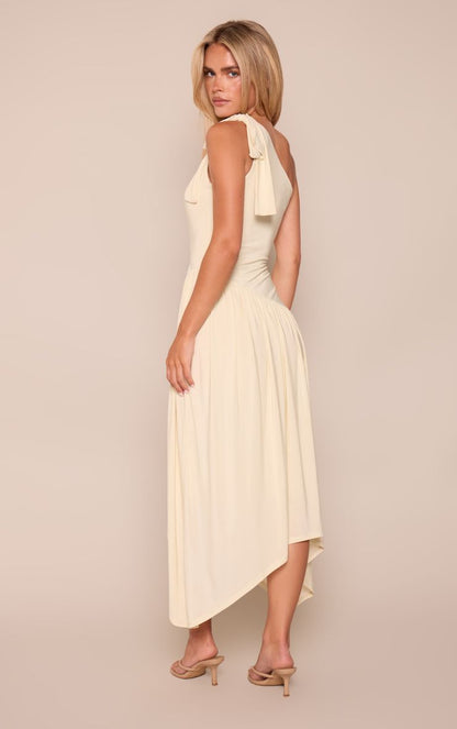 https://mediahub.prettylittlething.com/cnq6709_butter%20cream_xl_1