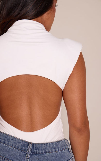 https://mediahub.prettylittlething.com/cnq6868_white_xl_3
