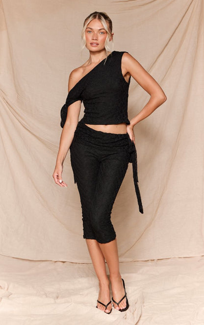 https://mediahub.prettylittlething.com/cnq7033_black_xl