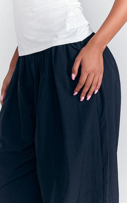 https://mediahub.prettylittlething.com/cnq7128_black_xl_3