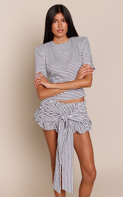 https://mediahub.prettylittlething.com/cnq7735_black_xl