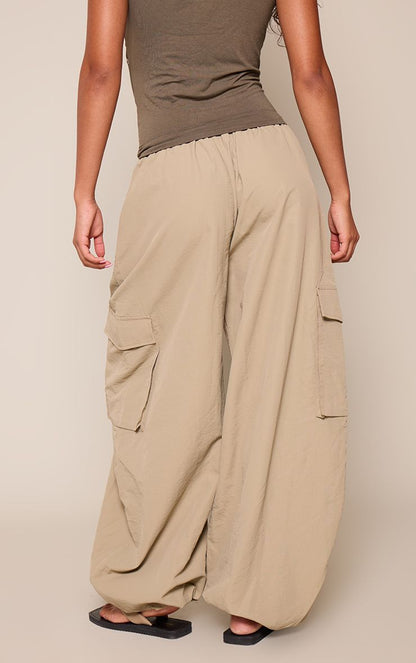 https://mediahub.prettylittlething.com/cnq8112_khaki_xl_2