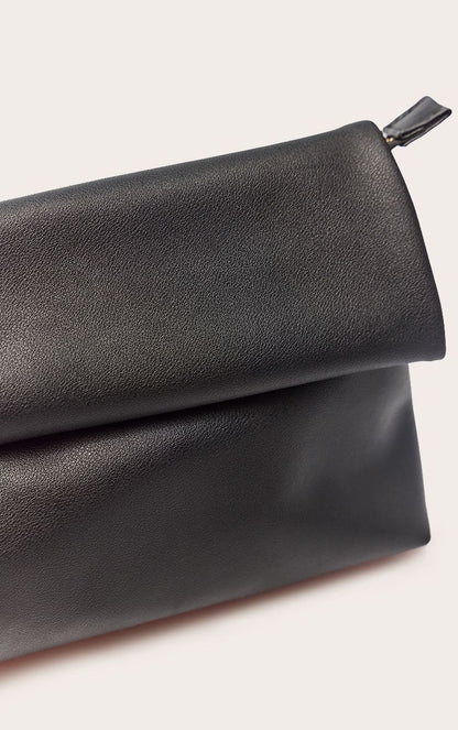 https://mediahub.prettylittlething.com/cnq8878_black_xl_4