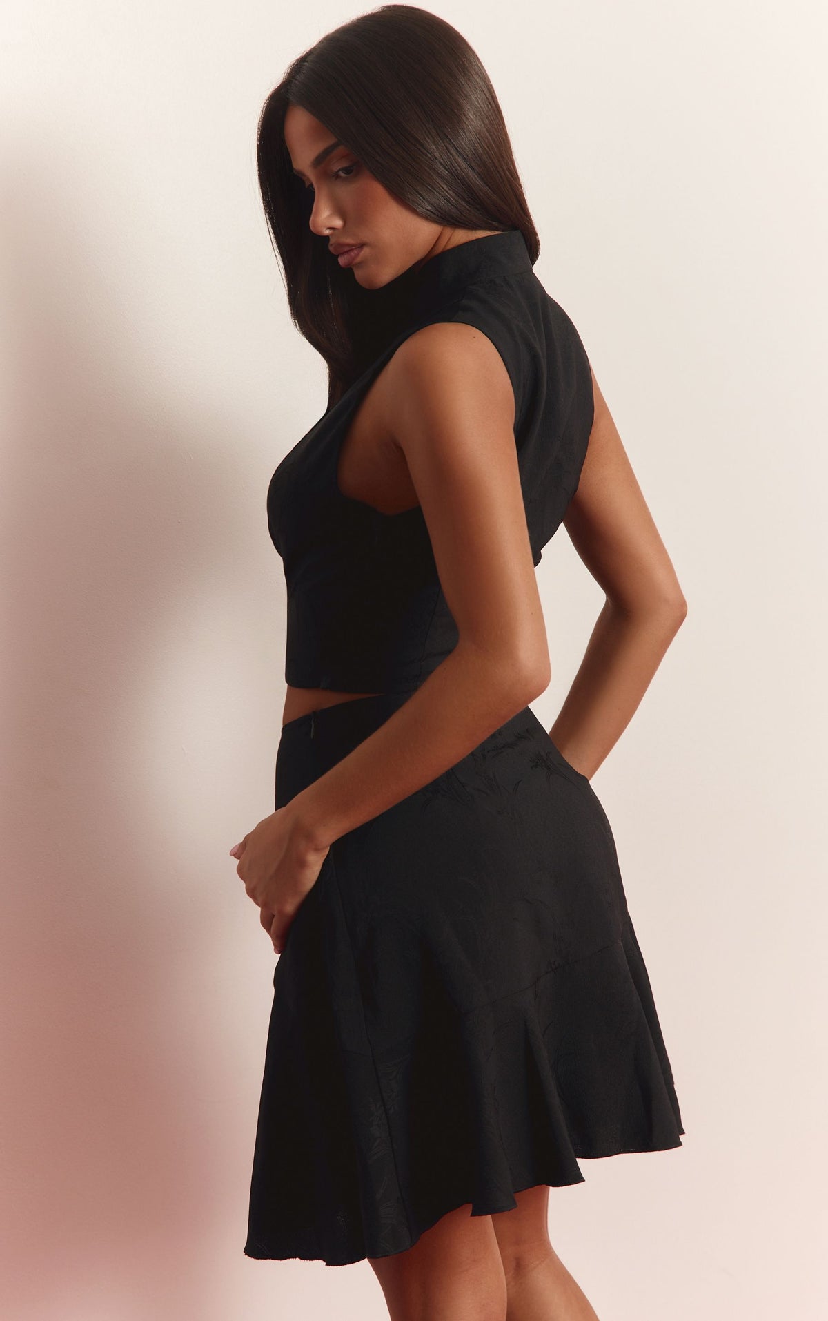 https://mediahub.prettylittlething.com/cnq8898_black_xl_3