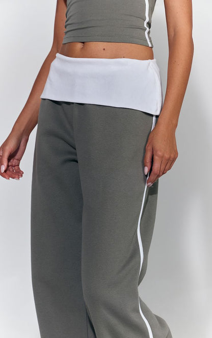 https://mediahub.prettylittlething.com/cnq9408_sage%20green_xl_3