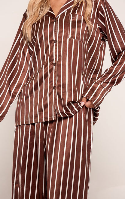 https://mediahub.prettylittlething.com/cnq9674_chocolate_xl_3