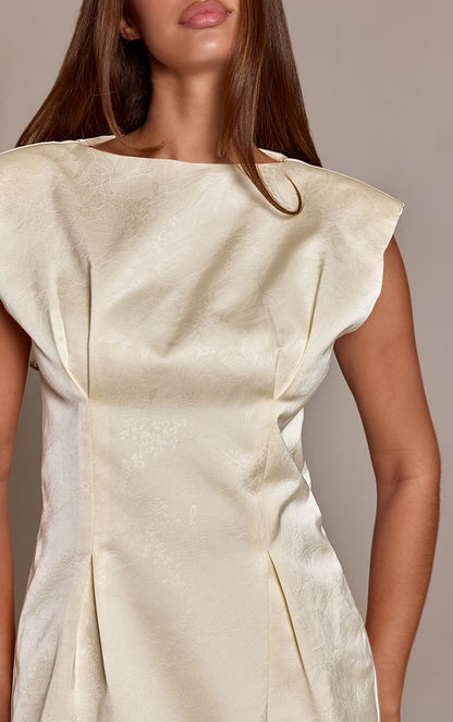 https://mediahub.prettylittlething.com/cnr0027_cream_xl_3