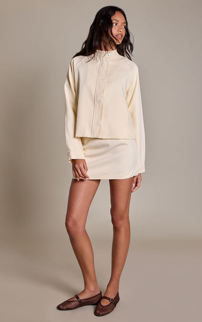 https://mediahub.prettylittlething.com/cnr0416_ecru_xl_3