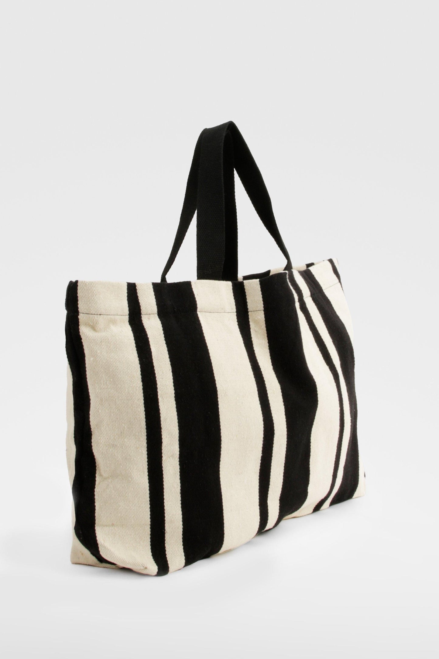 https://mediahub.prettylittlething.com/gzz49182_black_xl_2