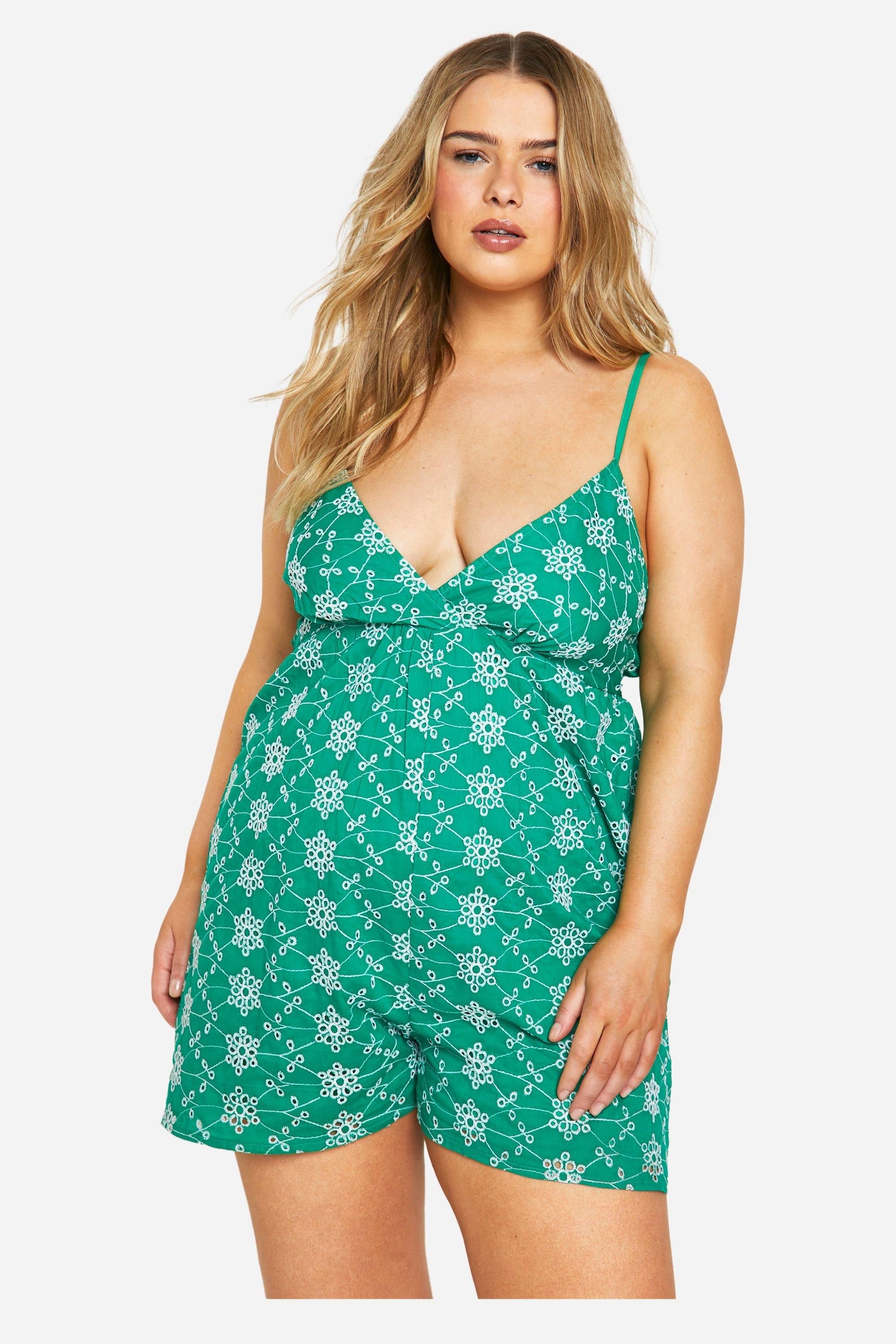 https://mediahub.prettylittlething.com/gzz90250_green_xl