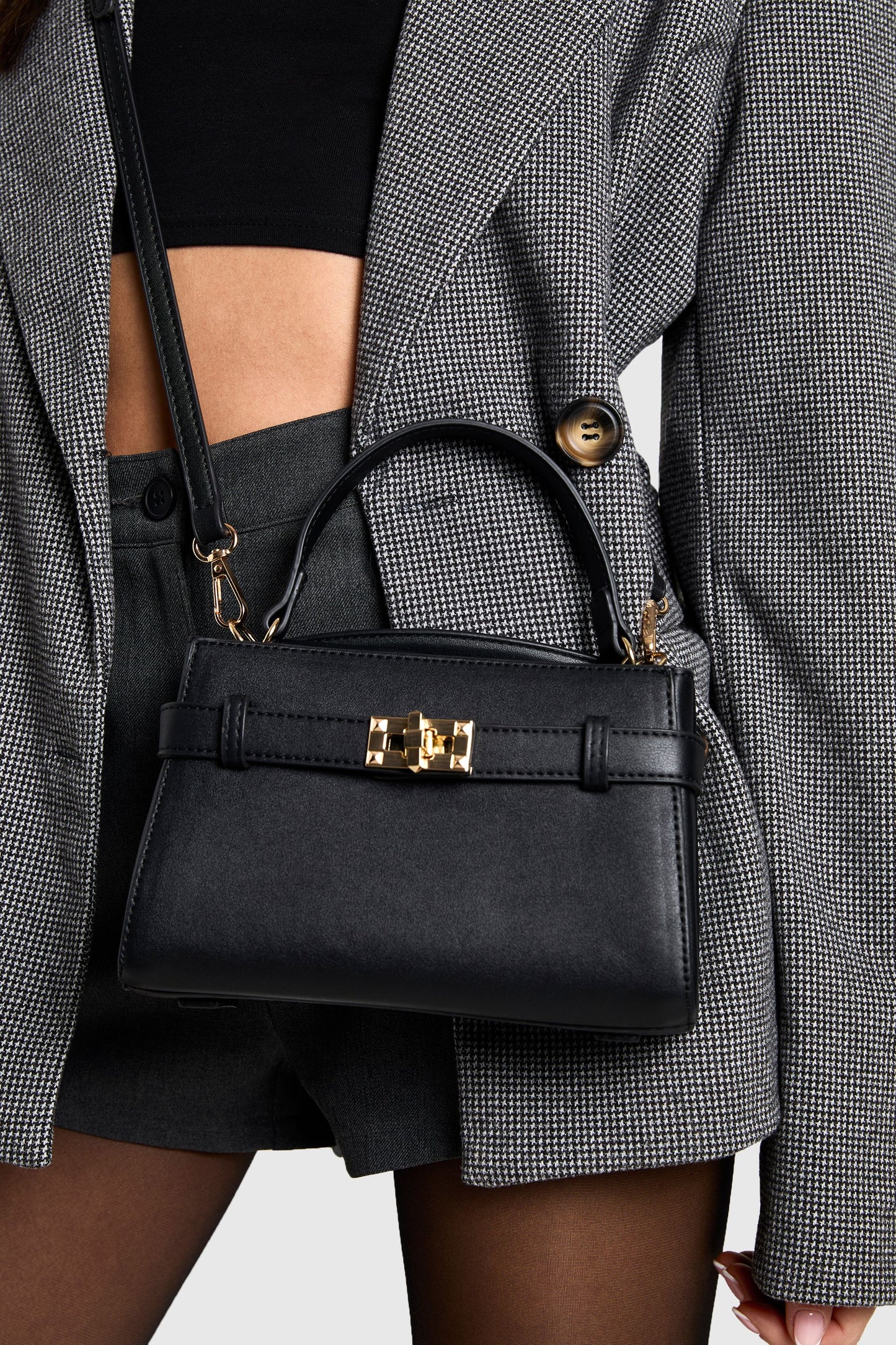 https://mediahub.prettylittlething.com/hzz10637_black_xl