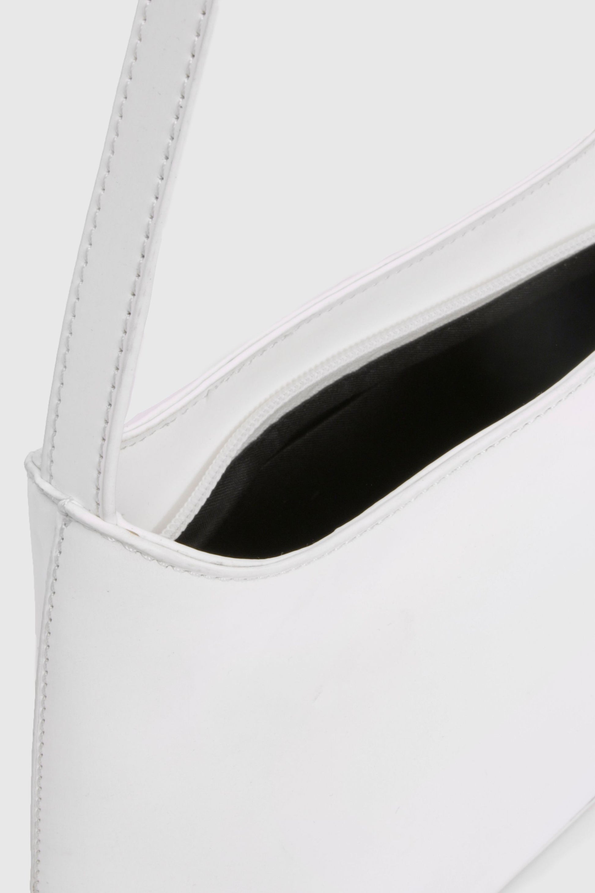https://mediahub.prettylittlething.com/hzz24893_white_xl_3