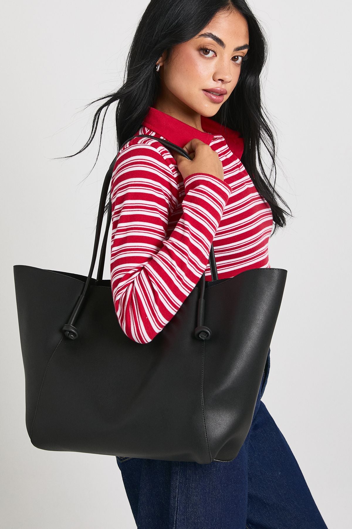 https://mediahub.prettylittlething.com/hzz37413_black_xl