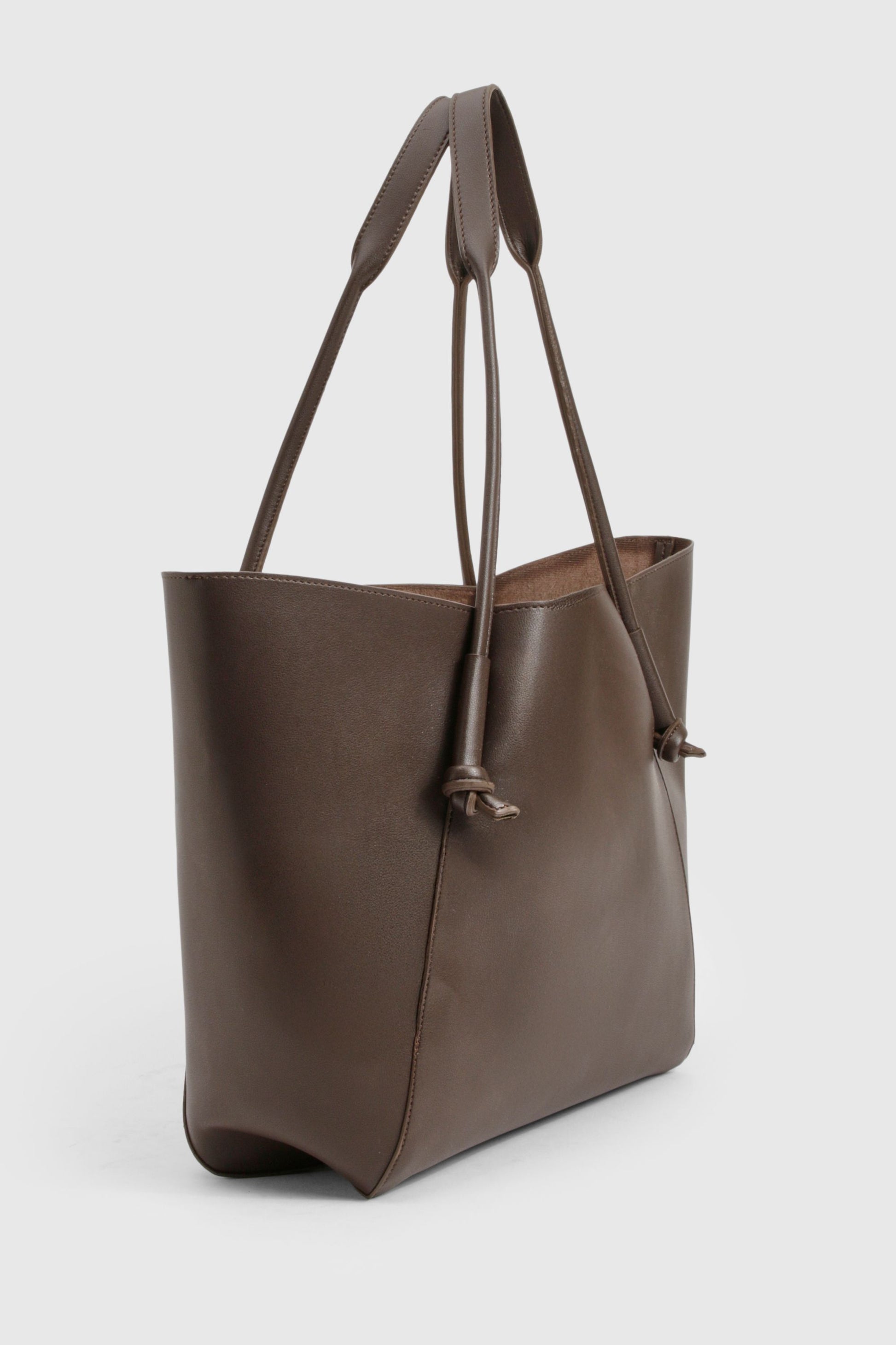 https://mediahub.prettylittlething.com/hzz37414_chocolate_xl_2