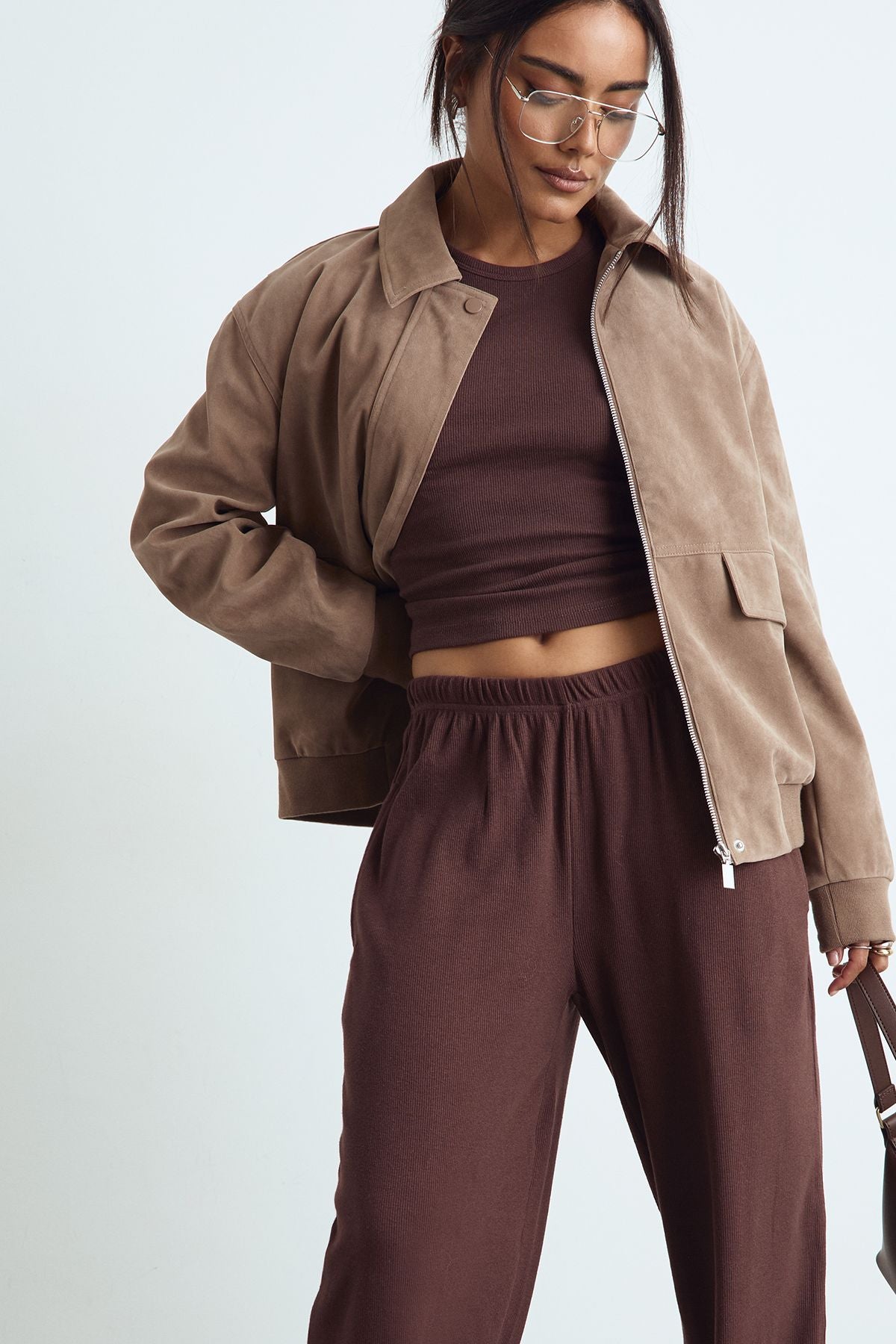 https://mediahub.prettylittlething.com/hzz38137_chocolate_xl_3