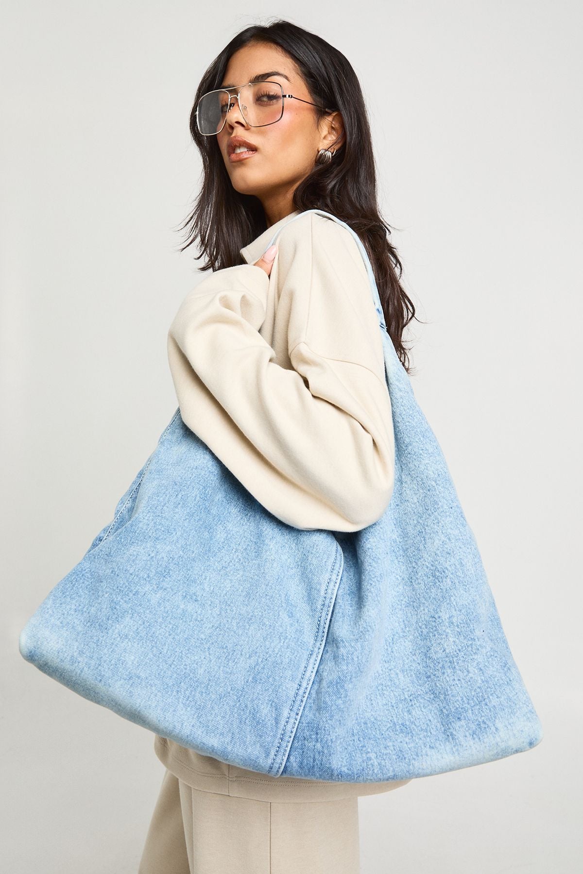 https://mediahub.prettylittlething.com/hzz42304_mid%20blue_xl
