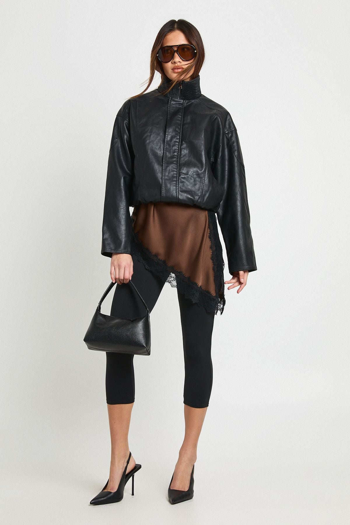 https://mediahub.prettylittlething.com/hzz42695_black_xl