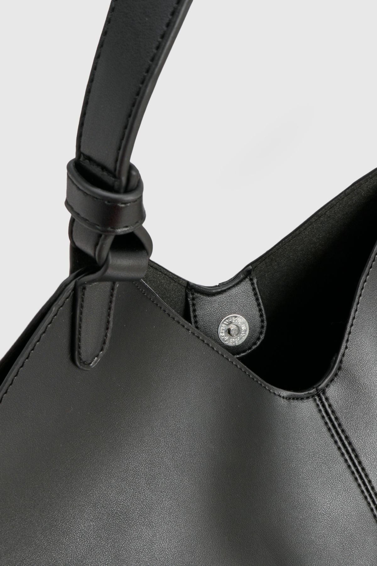 https://mediahub.prettylittlething.com/hzz43766_black_xl_3