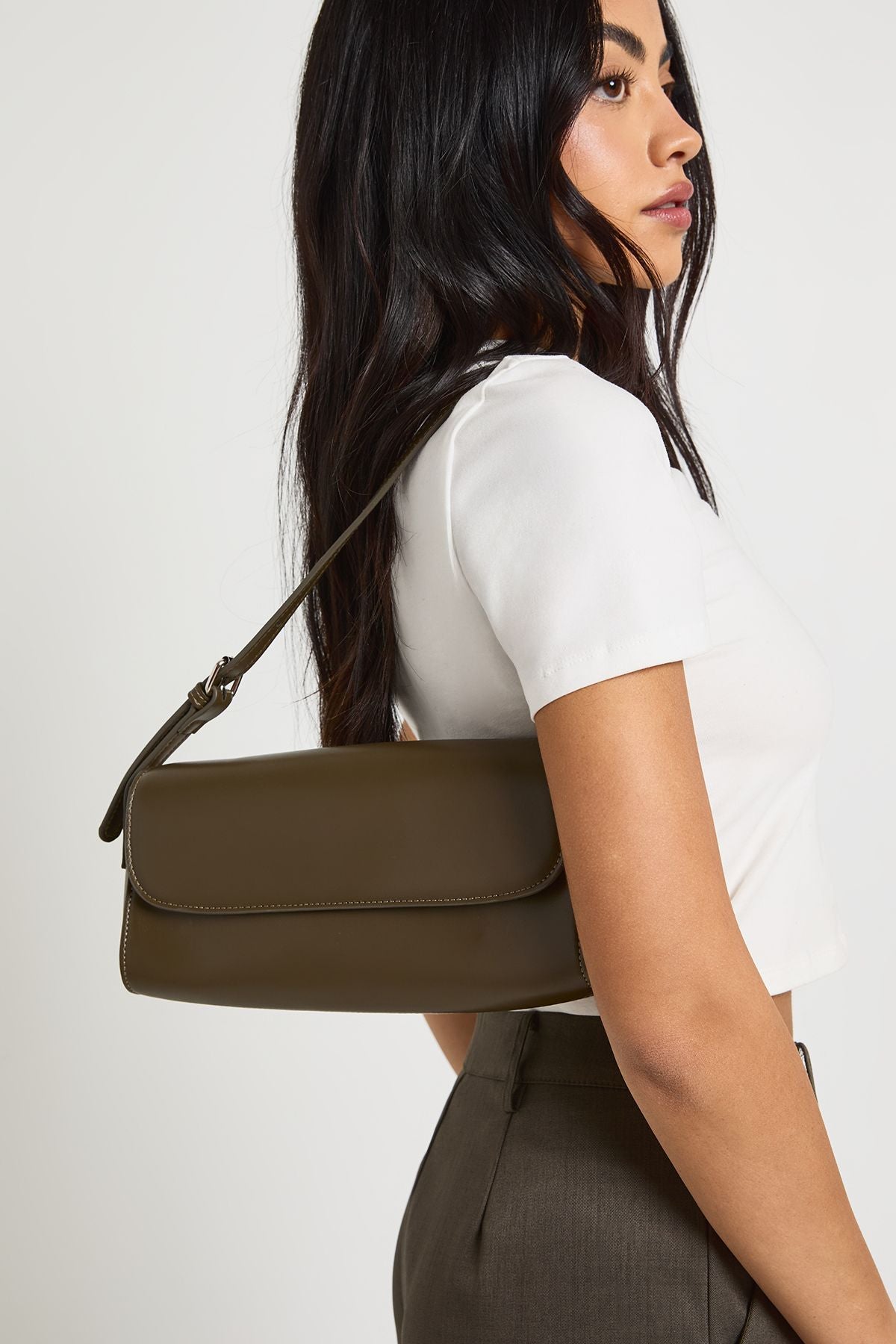 https://mediahub.prettylittlething.com/hzz45835_khaki_xl