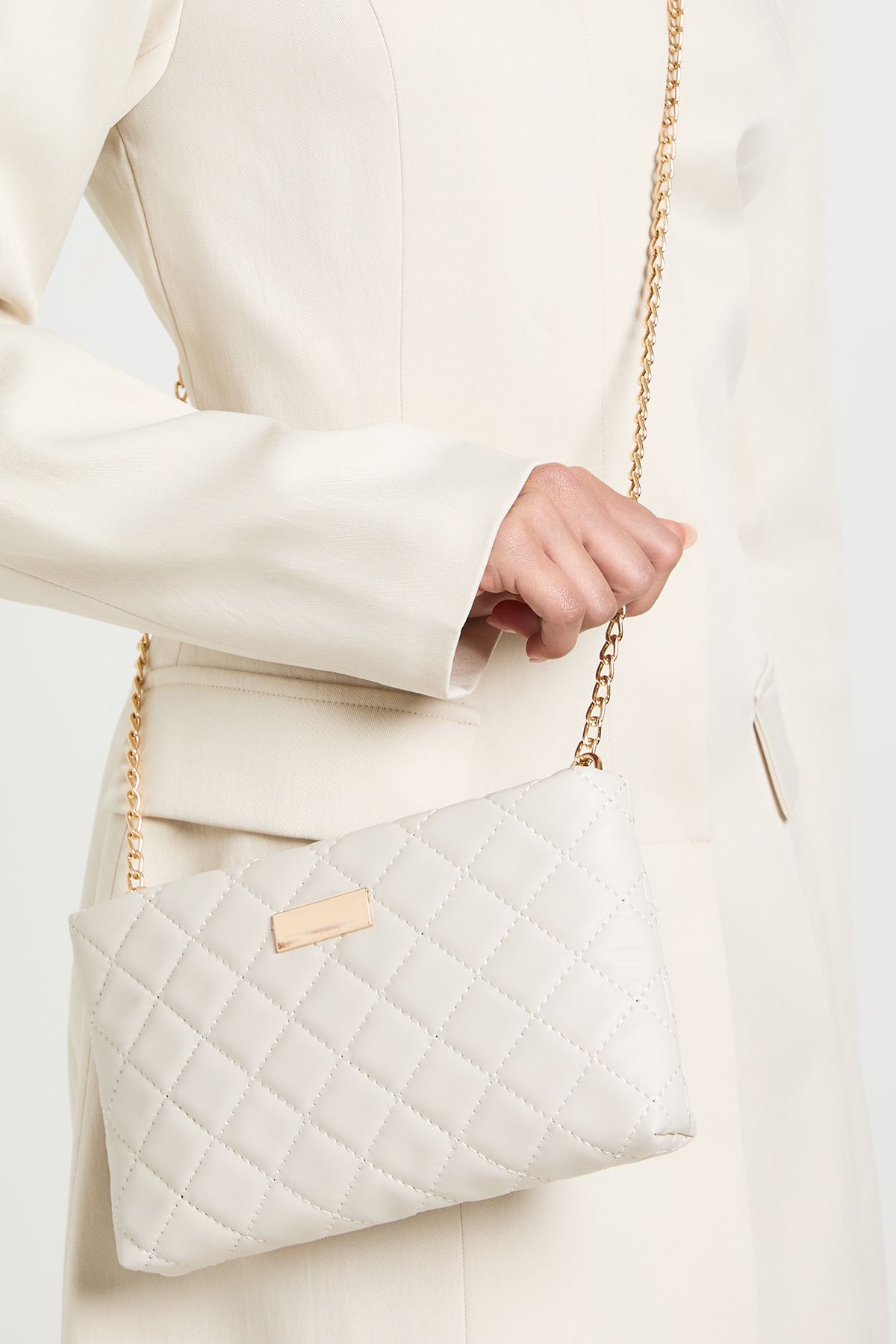 https://mediahub.prettylittlething.com/hzz47433_ivory_xl