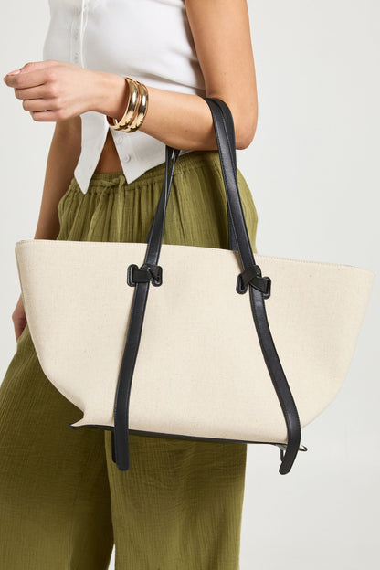 https://mediahub.prettylittlething.com/hzz47434_black_xl