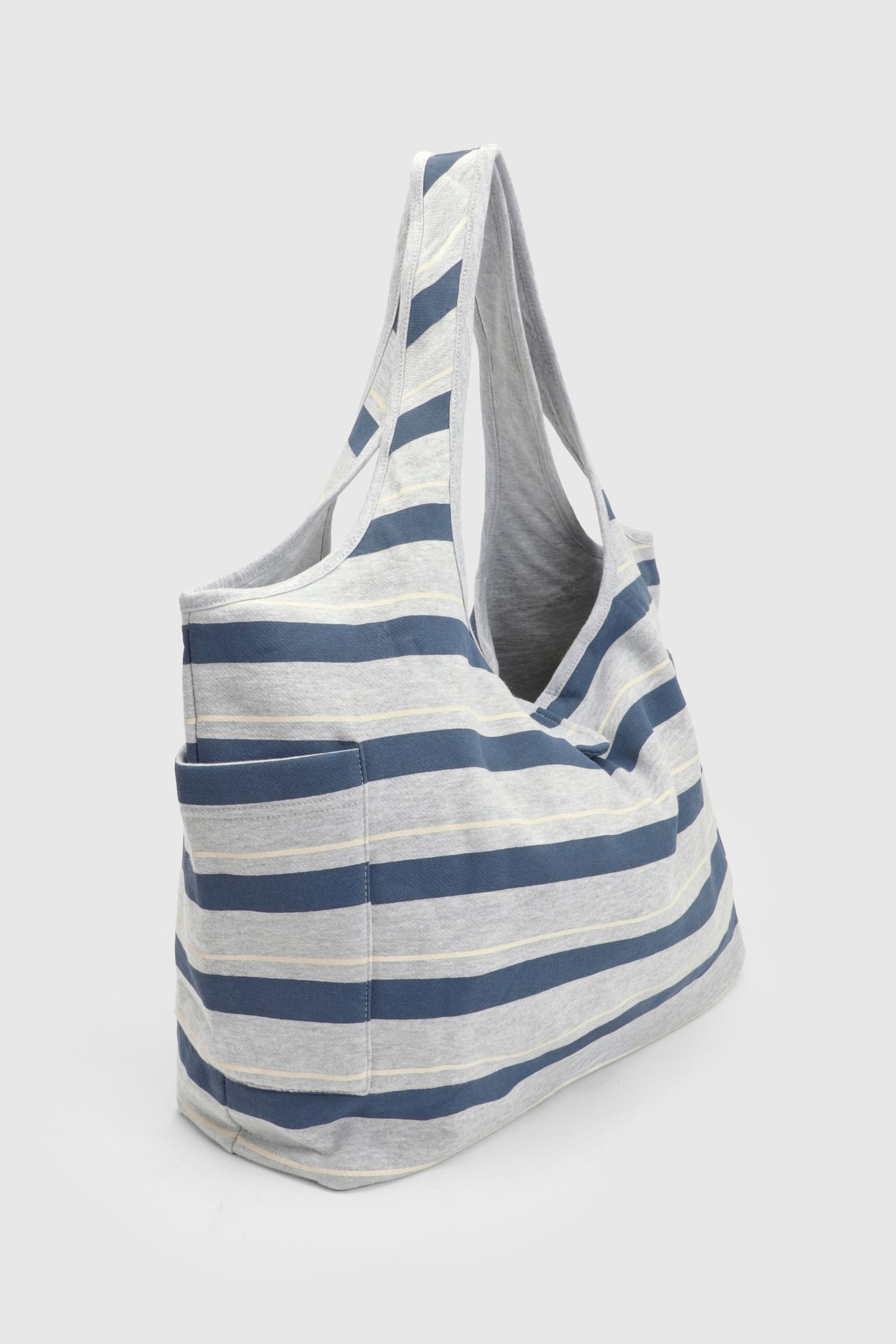 https://mediahub.prettylittlething.com/hzz47479_grey_xl_2
