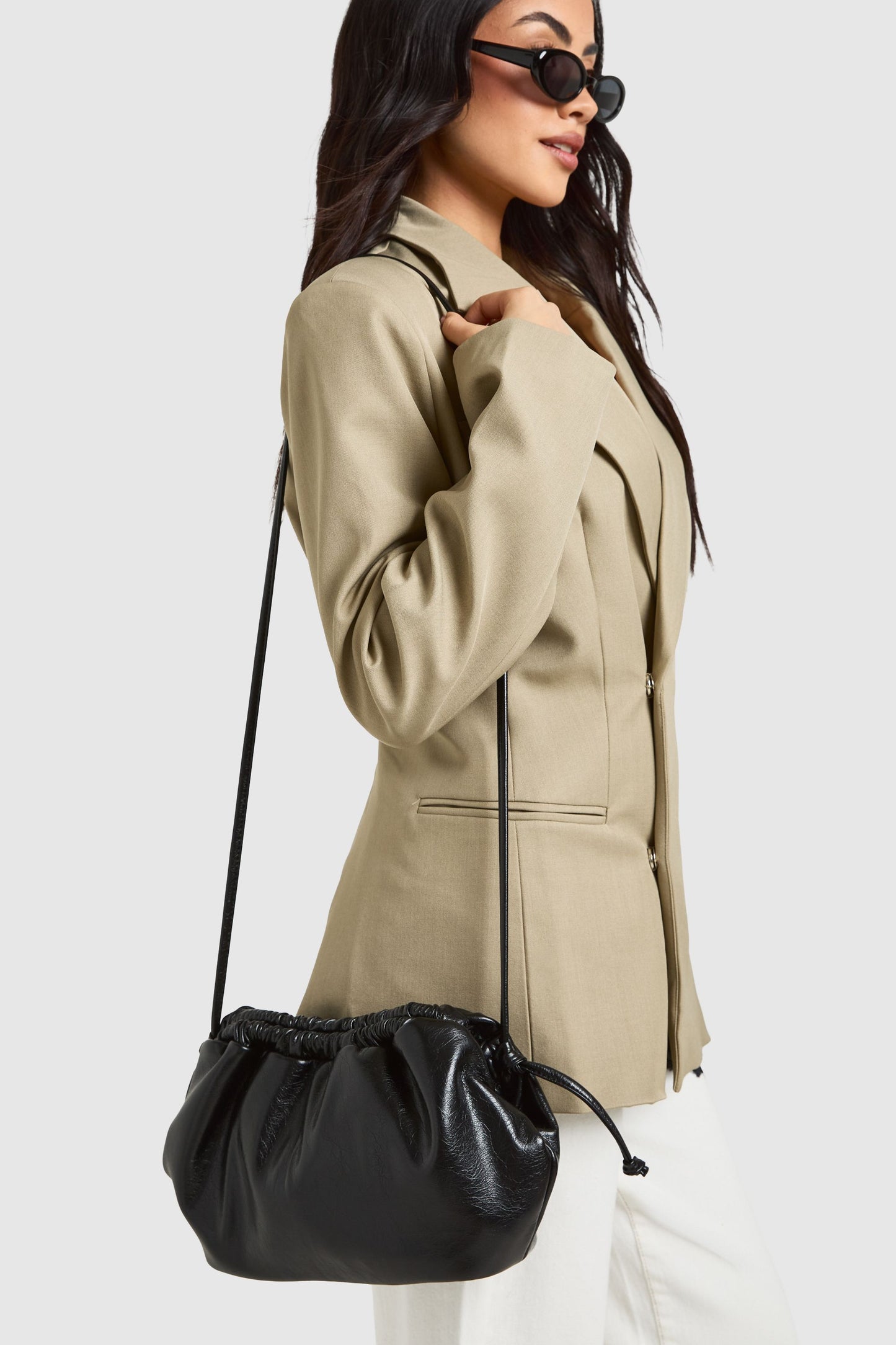 https://mediahub.prettylittlething.com/hzz48291_black_xl