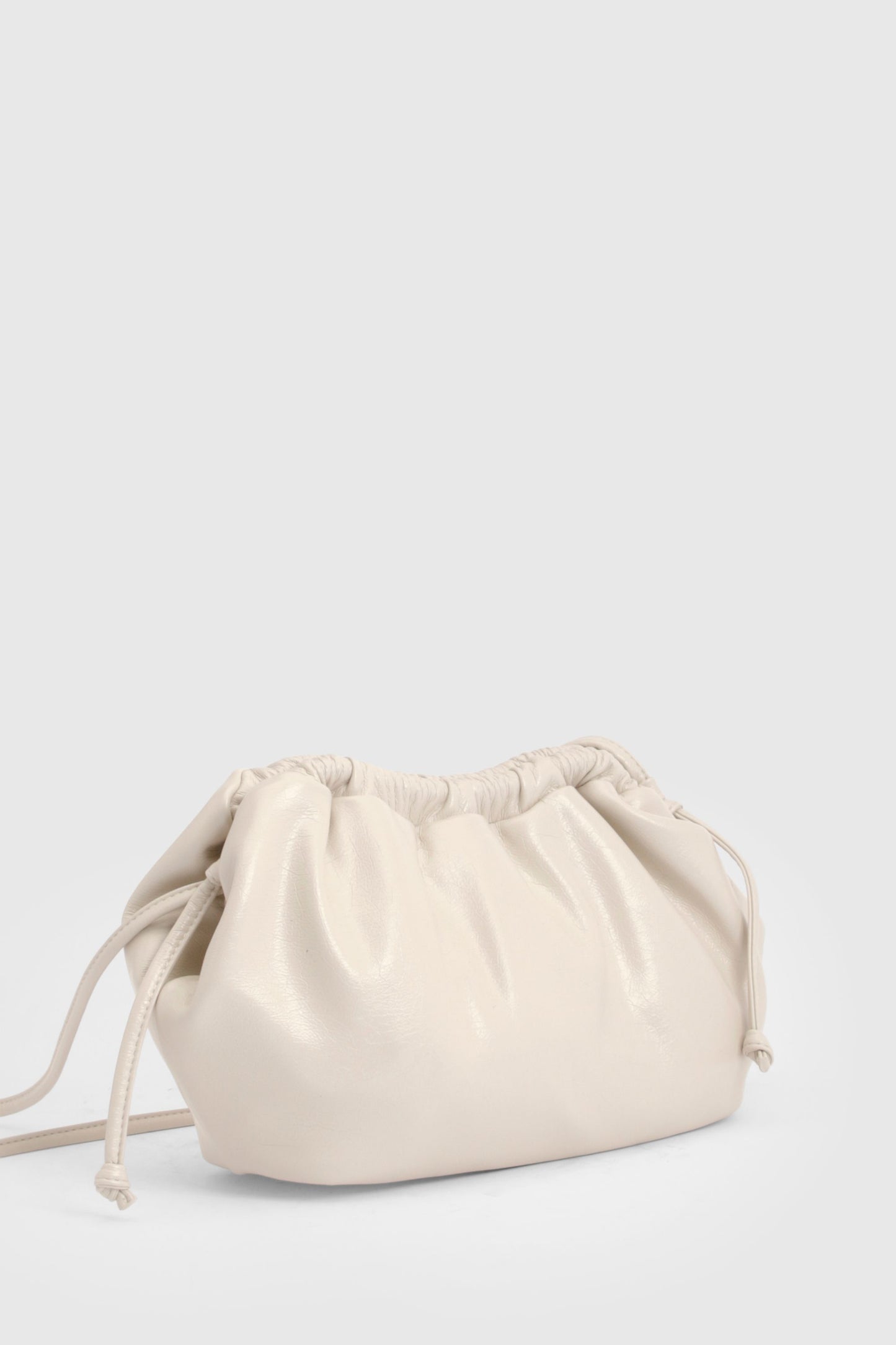 https://mediahub.prettylittlething.com/hzz48292_ecru_xl_2