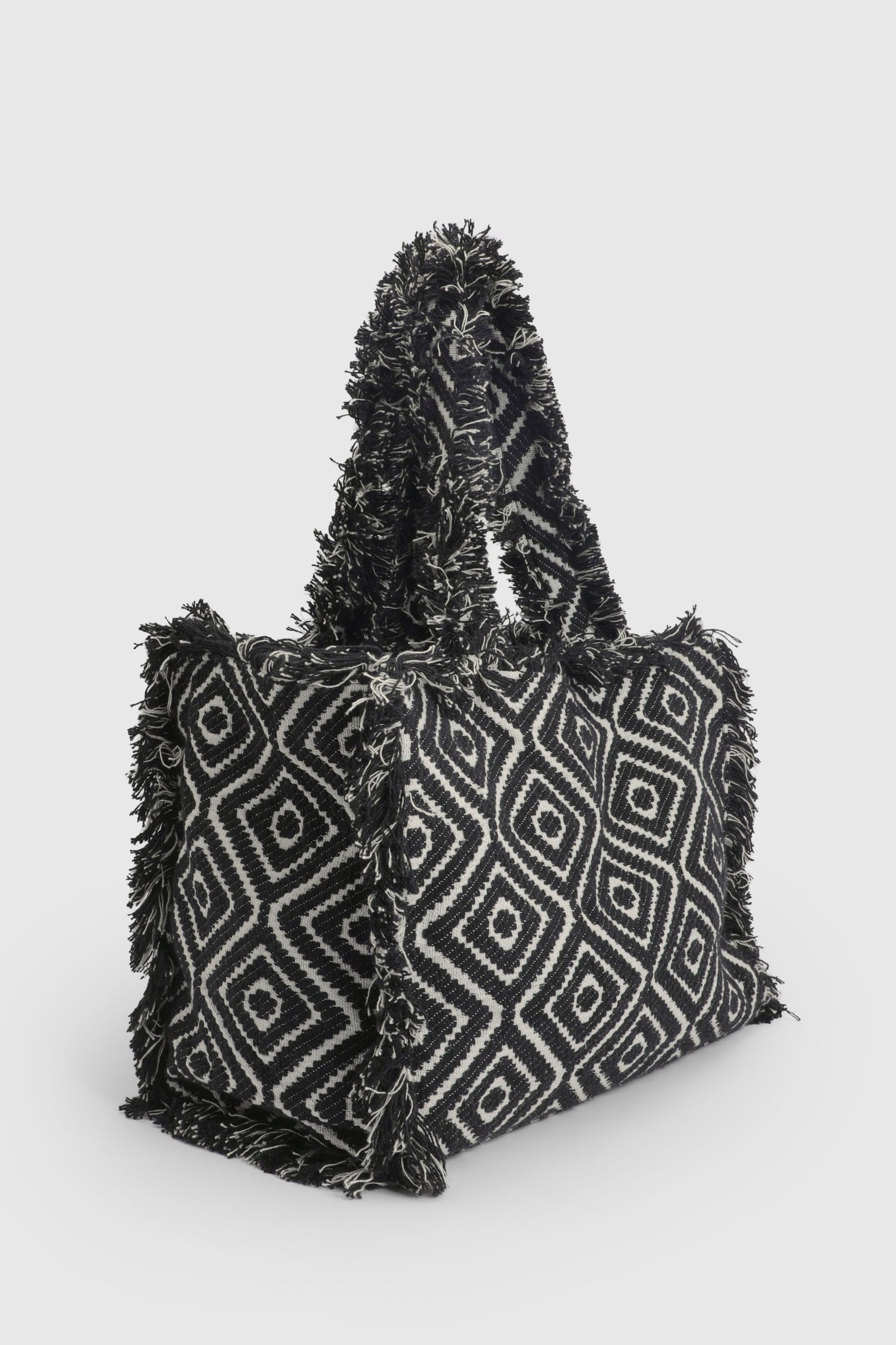 https://mediahub.prettylittlething.com/hzz50440_black_xl_2