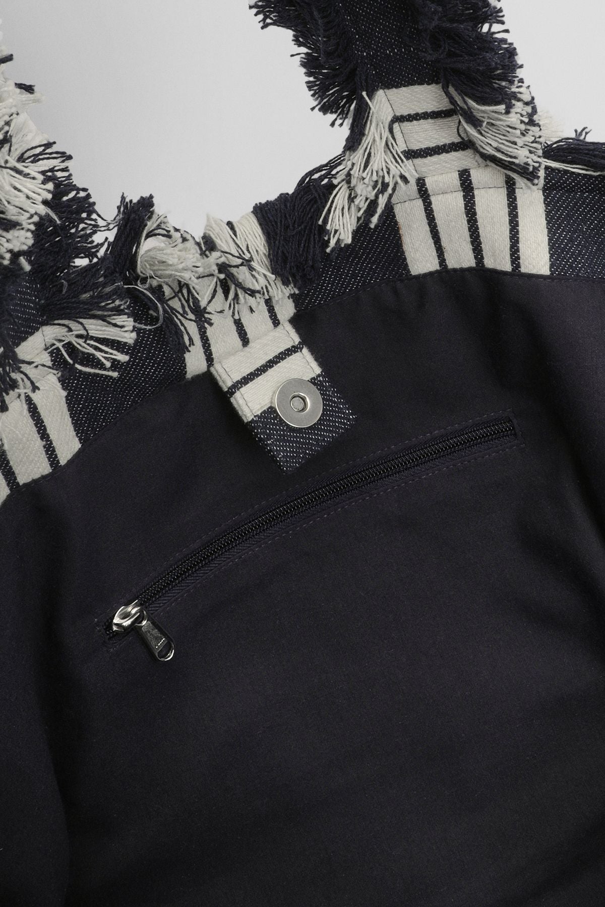 https://mediahub.prettylittlething.com/hzz50446_navy_xl_3