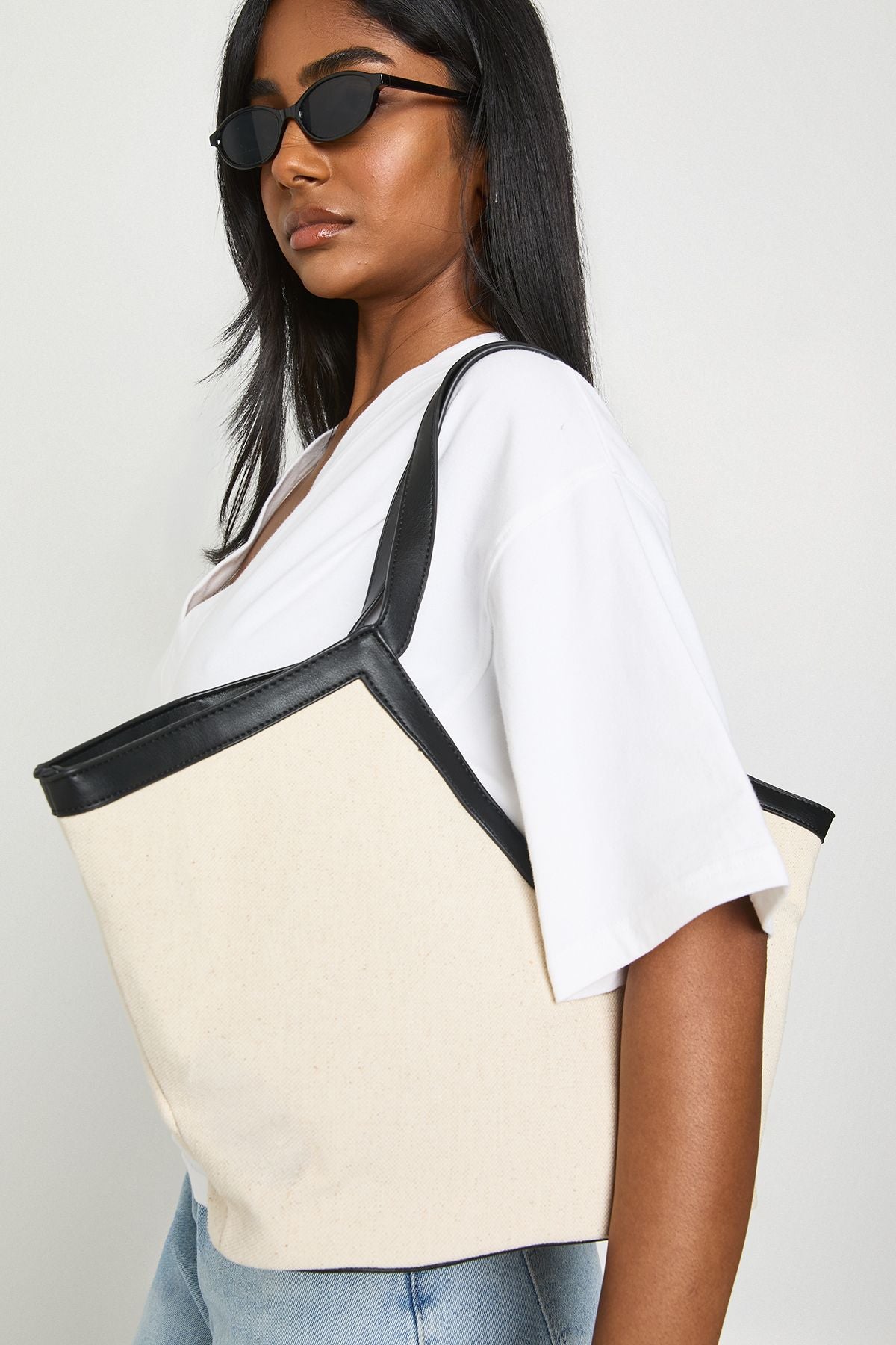 https://mediahub.prettylittlething.com/hzz50738_black_xl