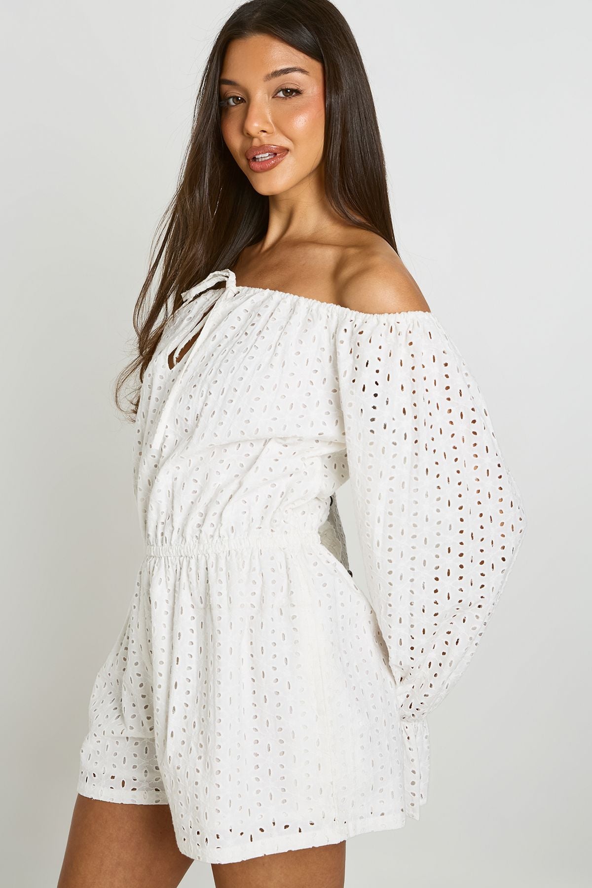 https://mediahub.prettylittlething.com/hzz52757_ivory_xl_3