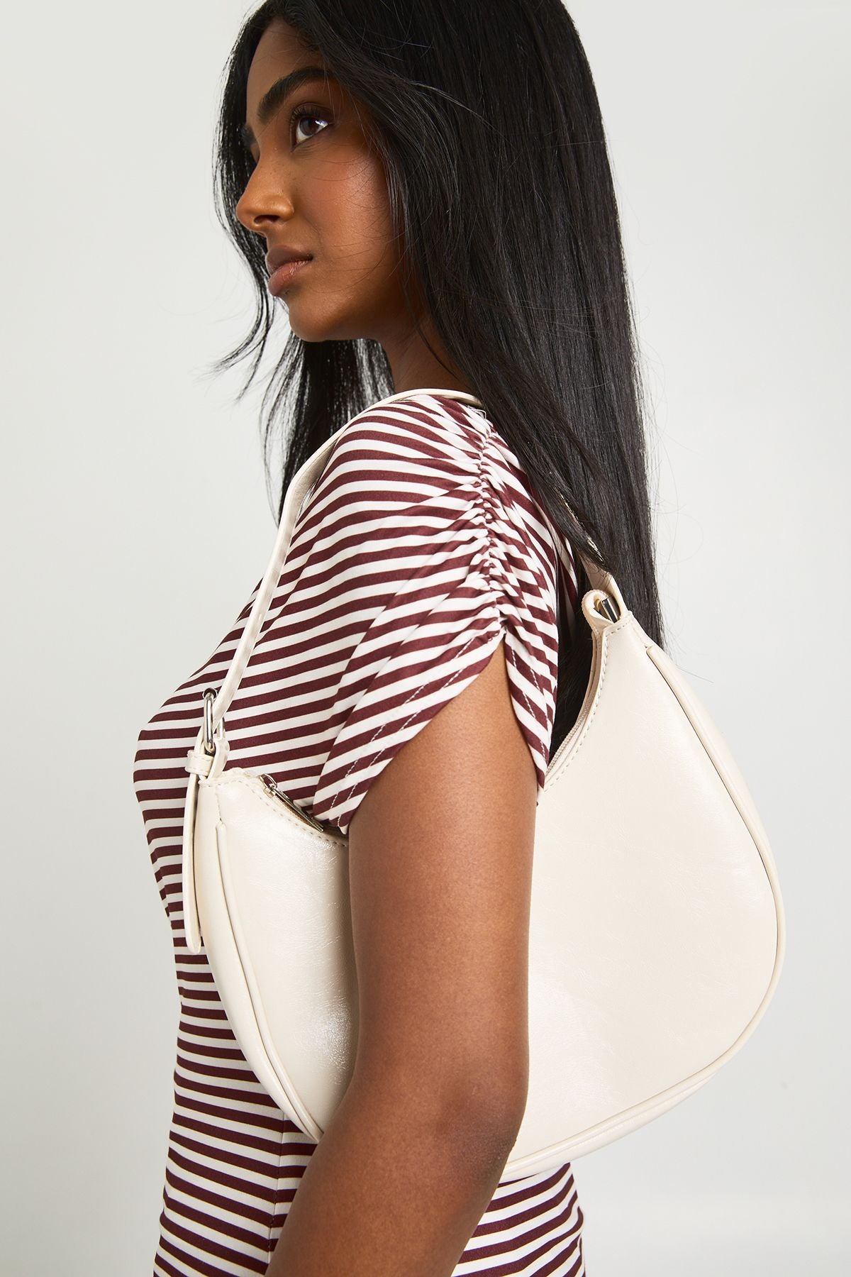 https://mediahub.prettylittlething.com/hzz53365_ecru_xl
