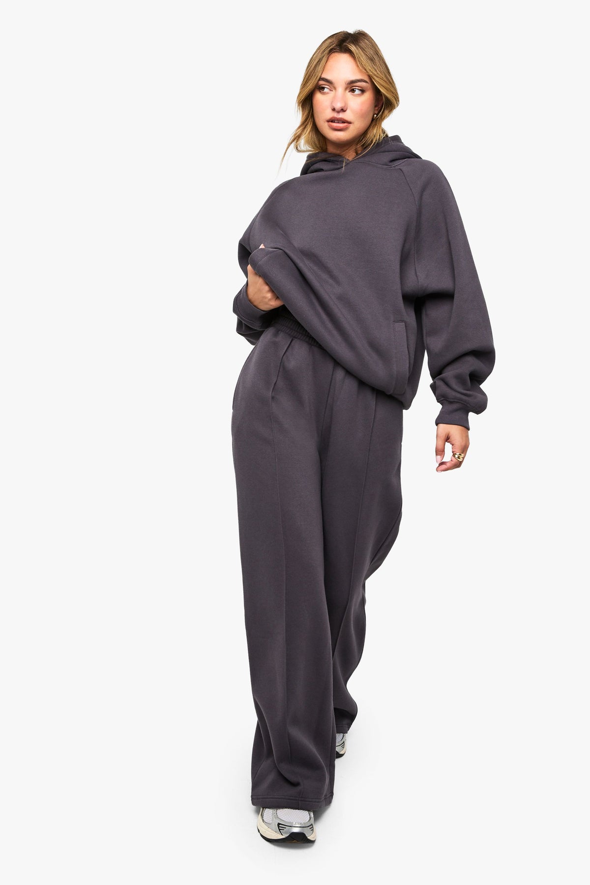https://mediahub.prettylittlething.com/hzz54549_charcoal_xl_2