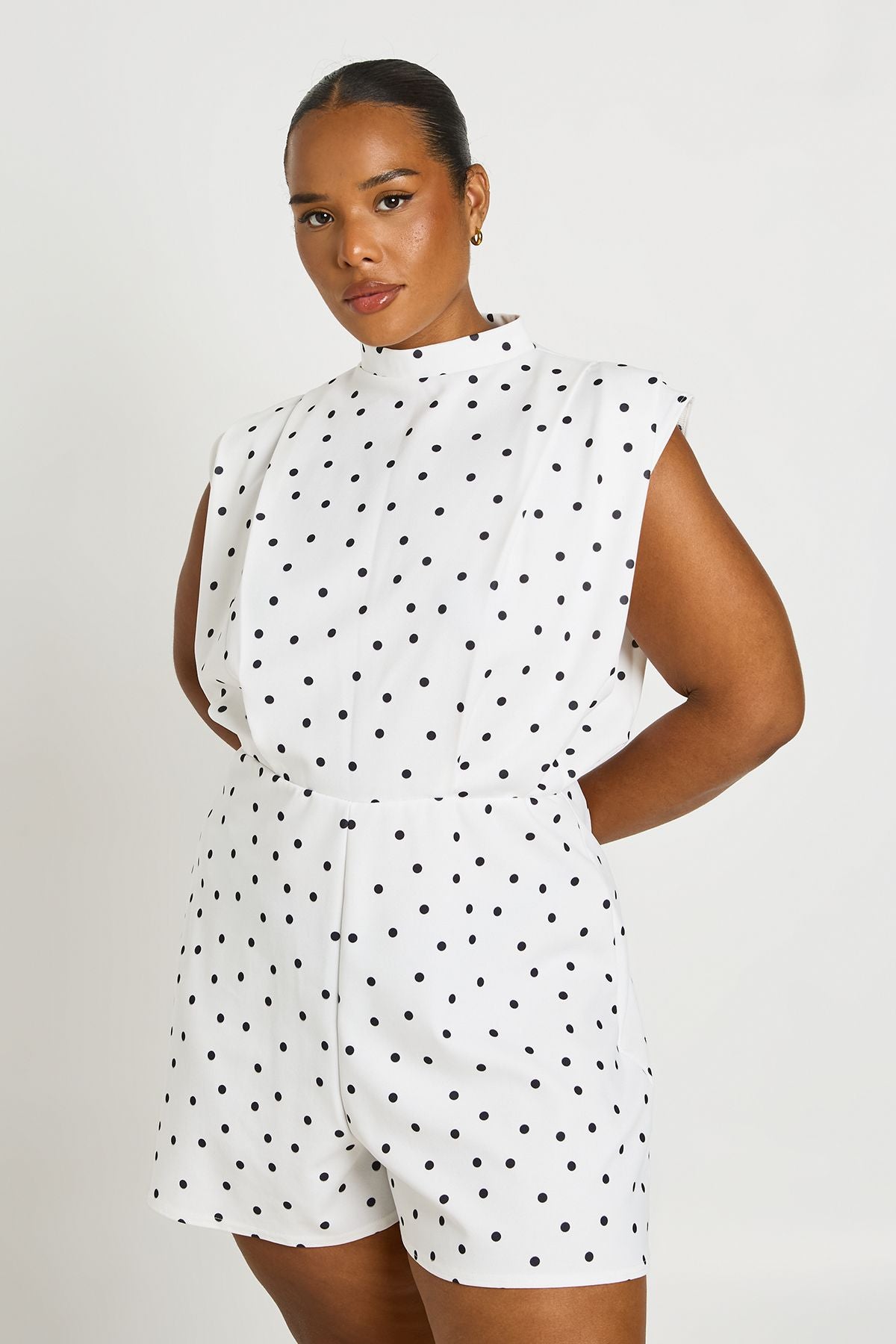 https://mediahub.prettylittlething.com/hzz59400_white_xl