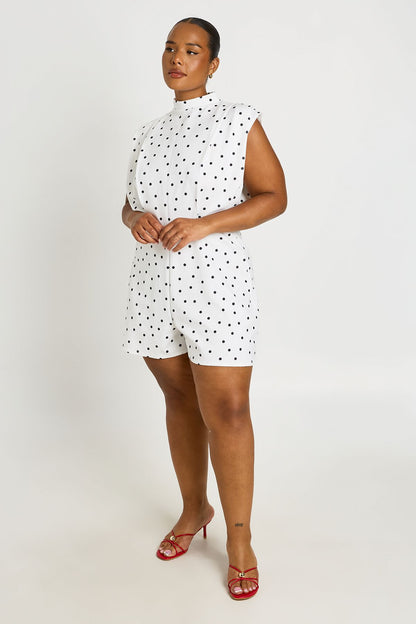 https://mediahub.prettylittlething.com/hzz59400_white_xl_2