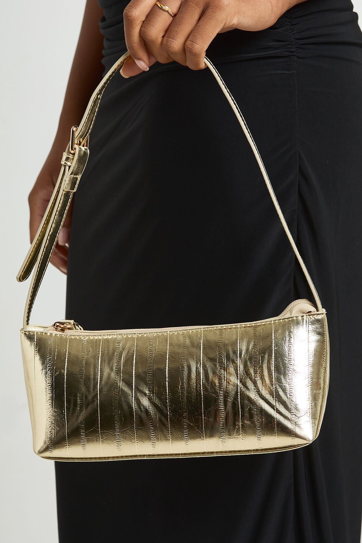 https://mediahub.prettylittlething.com/hzz59828_gold_xl