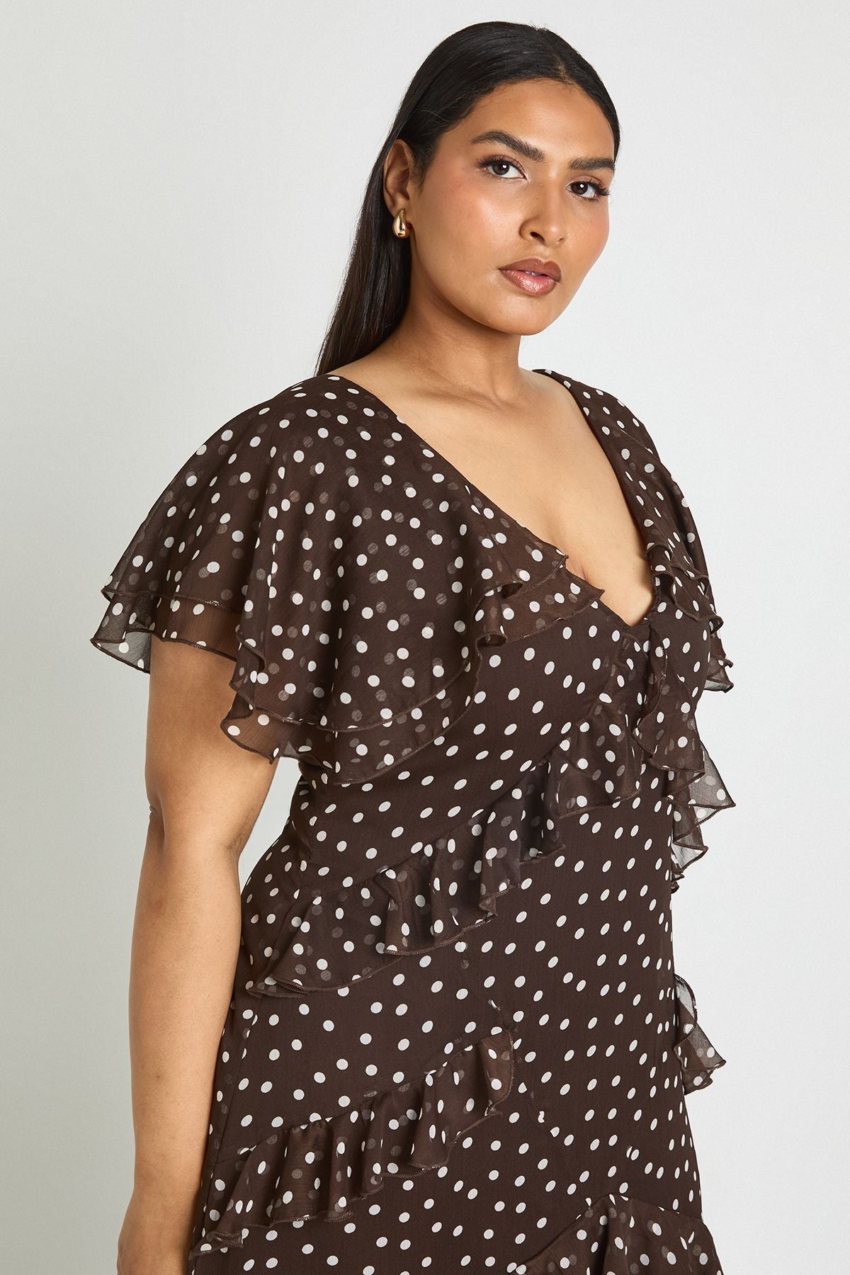https://mediahub.prettylittlething.com/hzz61496_chocolate_xl_3