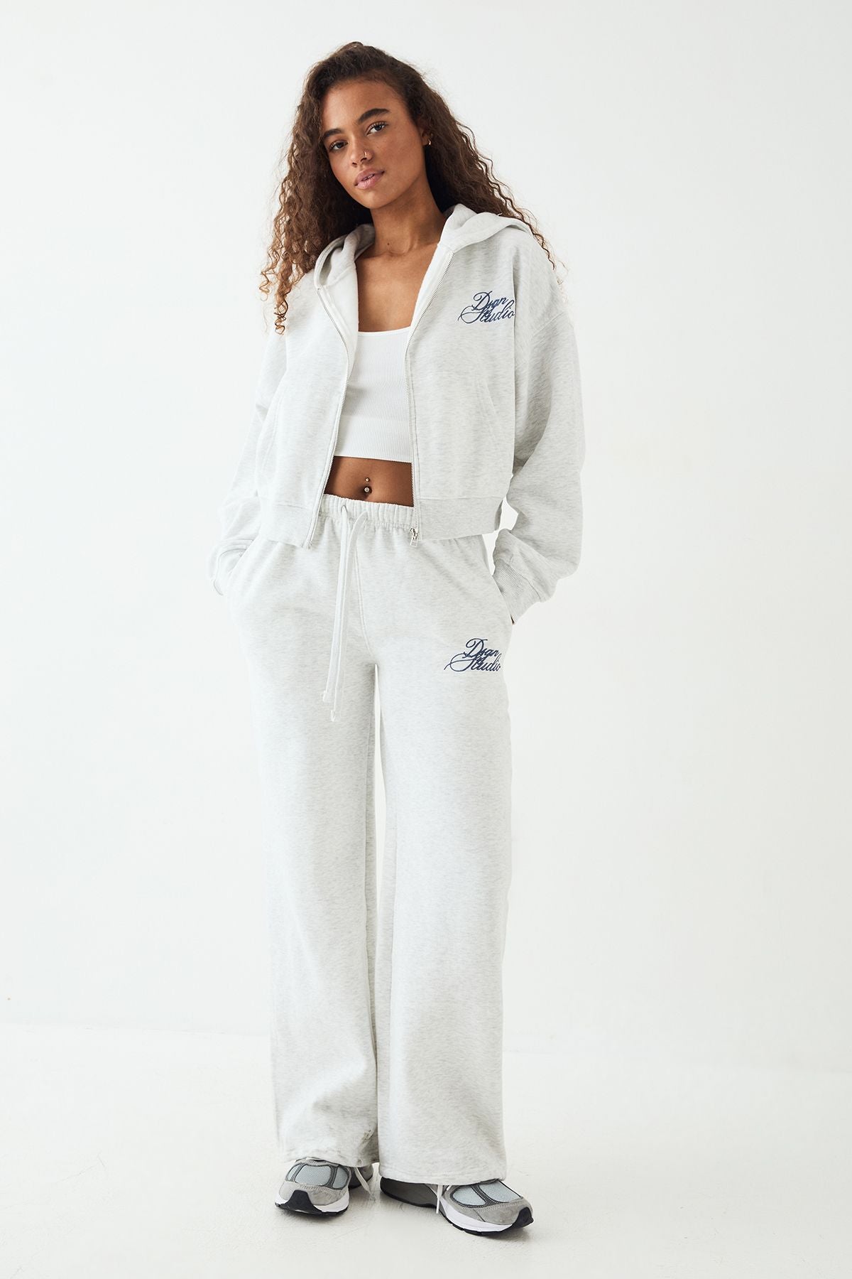 https://mediahub.prettylittlething.com/xtt01309_ash%20grey_xl_2