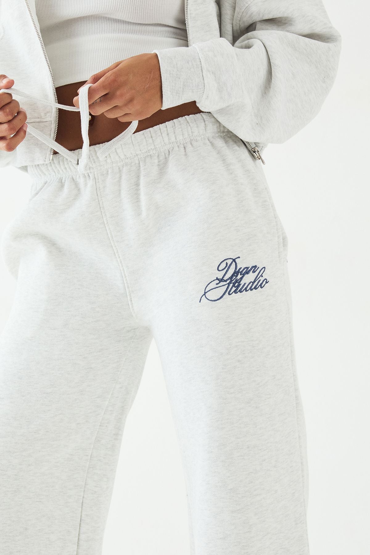 https://mediahub.prettylittlething.com/xtt01309_ash%20grey_xl_3